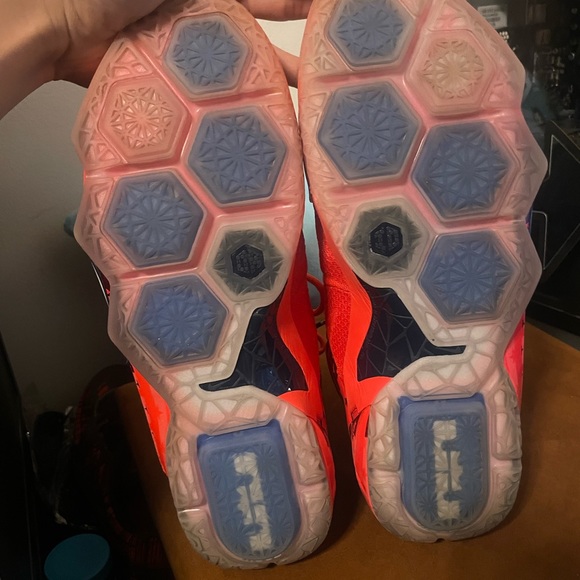 Lebron 12 Independence Day - Picture 6 of 7